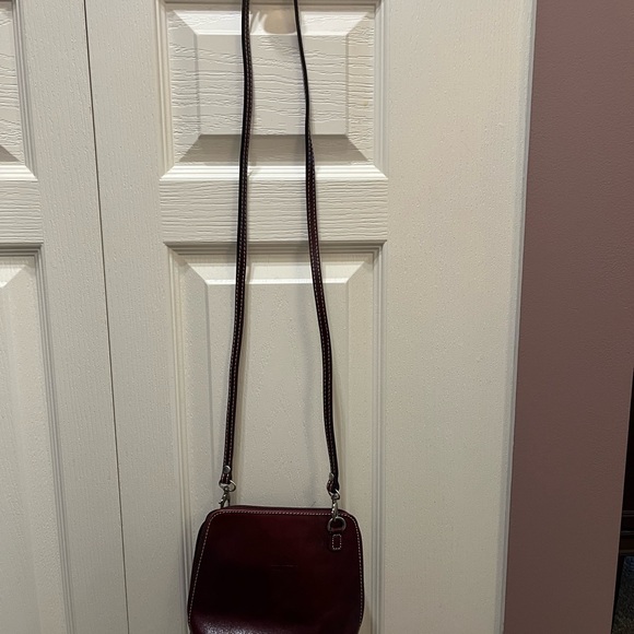 Vera Pelle Deep Red Leather Crossbody Bag - Picture 2 of 3